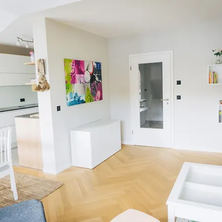 Raum Life - Design Apartment In Hallbergmoos Exterior photo